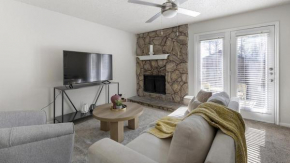 Landing at Woodhill - 1 Bedroom in Denton